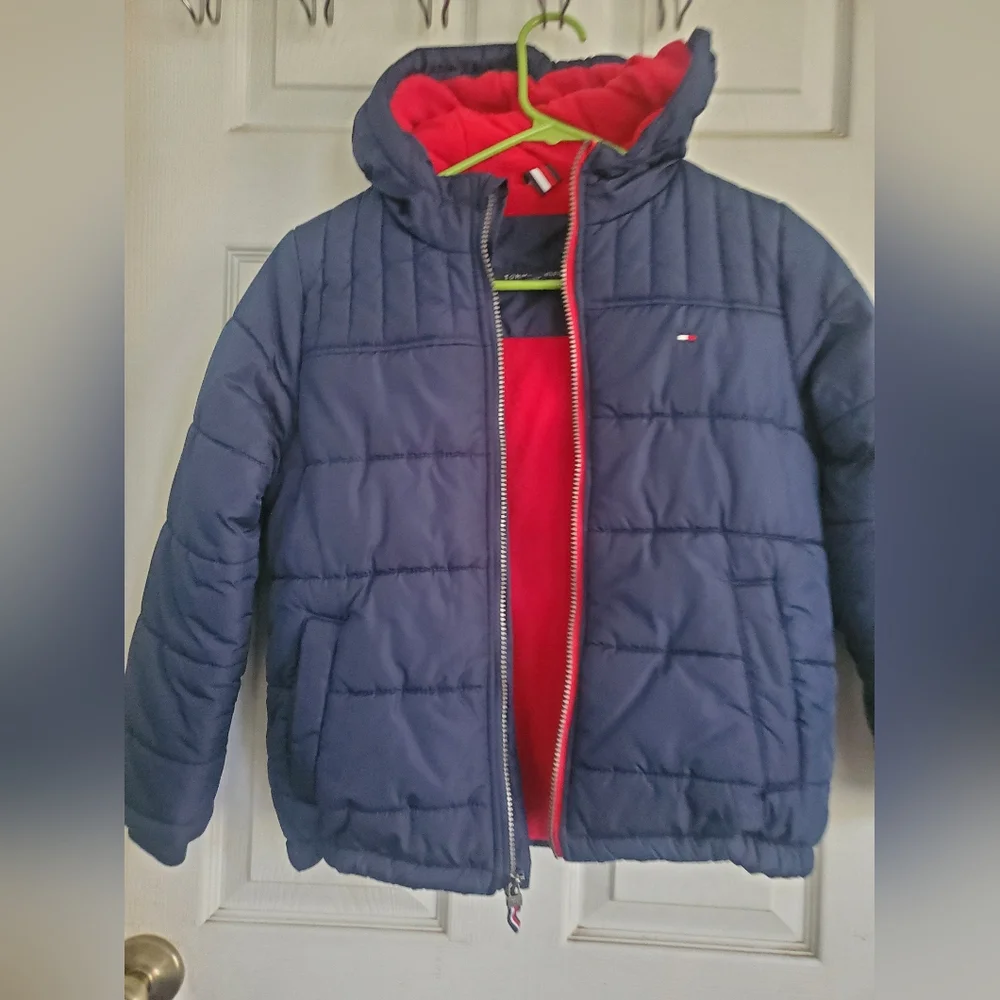 Kids Tommy Hilfiger Navy Puffer Jacket with Red Fleece Lining, Size 7/8